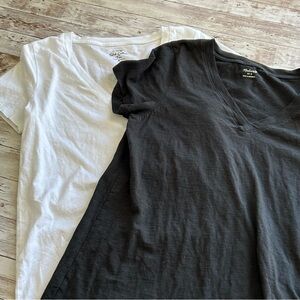 NWOT Madewll and J.Crew Bundle Black and White V-Neck T-Shirts size small